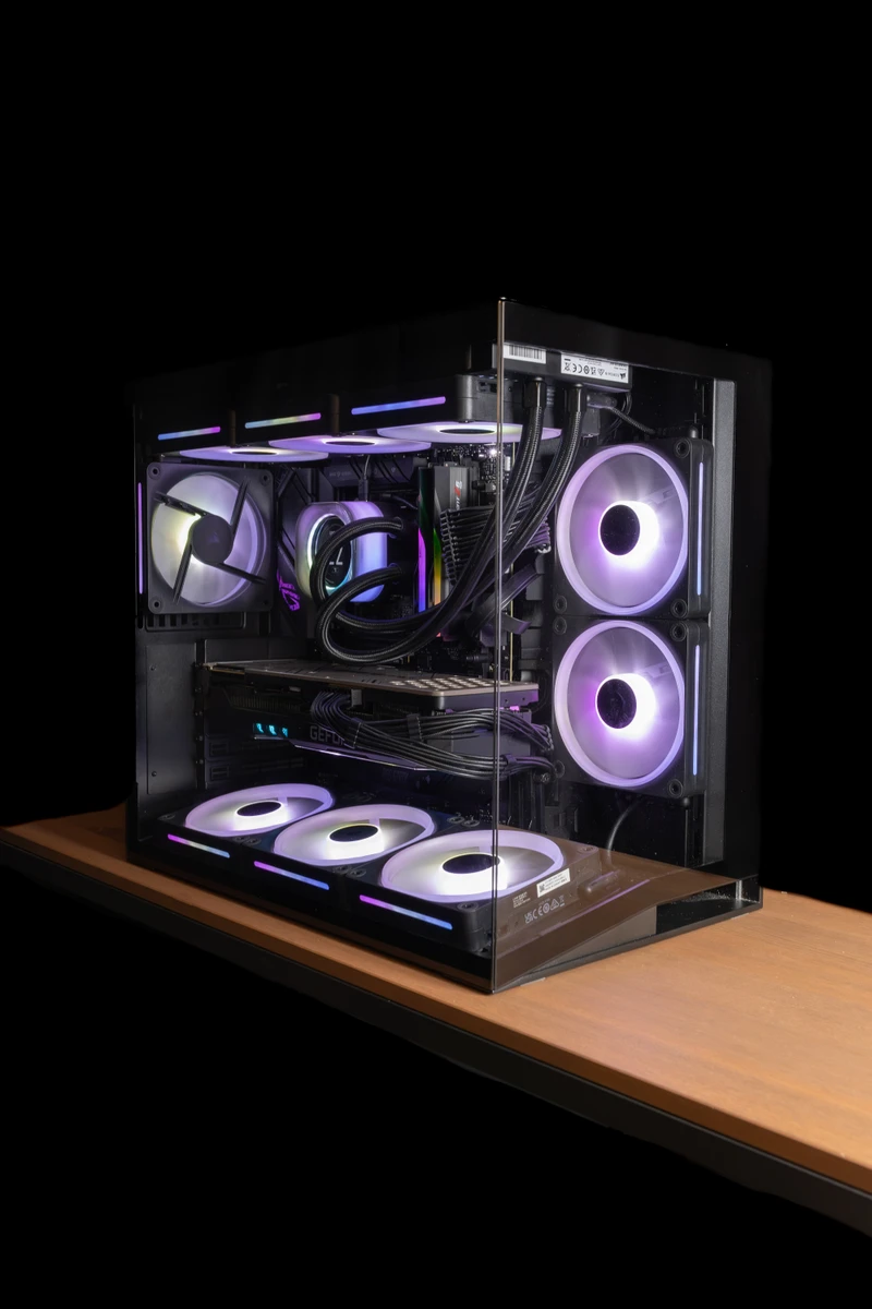 Custom PC mit ARGB-Lüftern – PC Support Schmerikon – PCbase